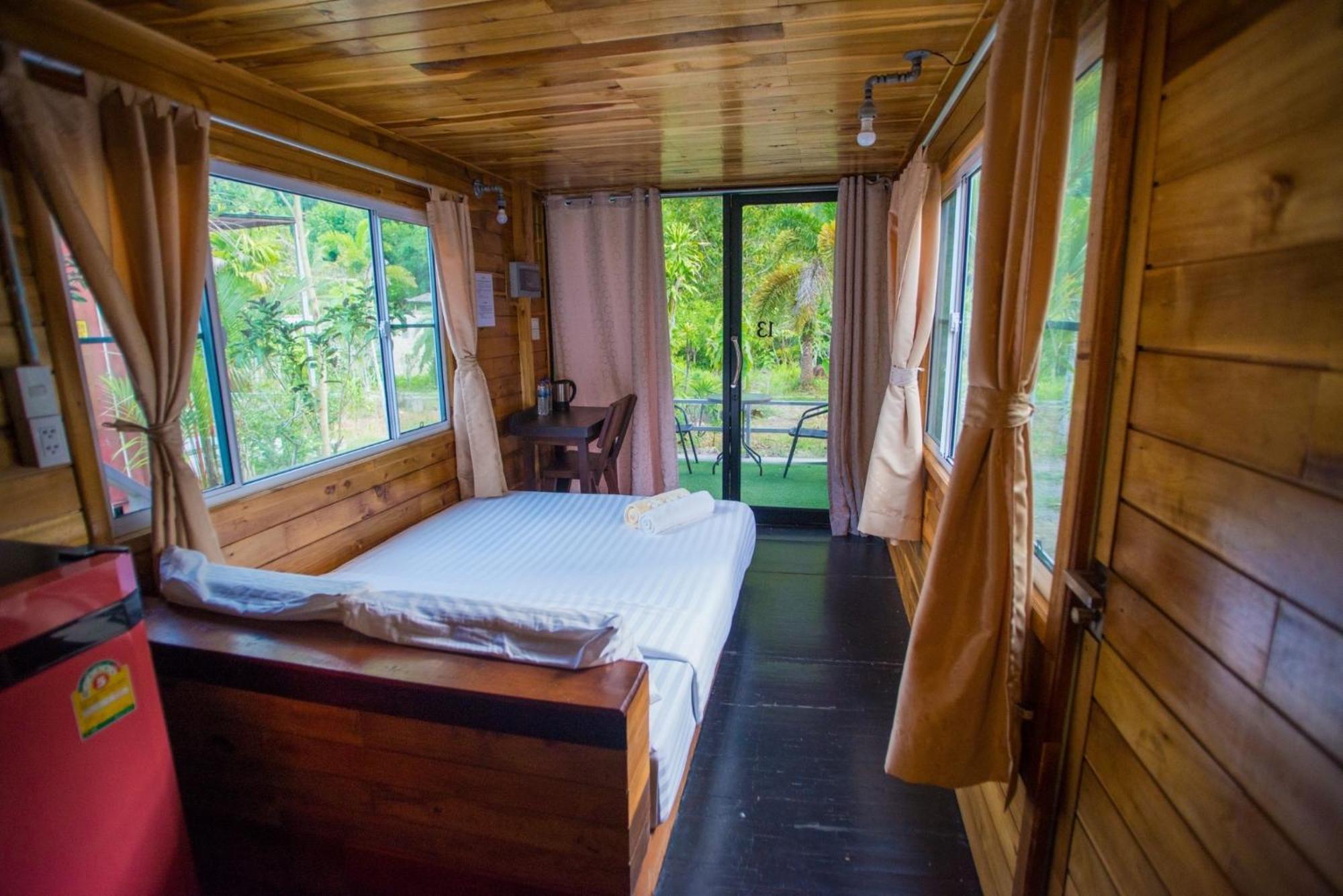 The Camper Lodge Khao Sok Ban Bang Bon Екстер'єр фото