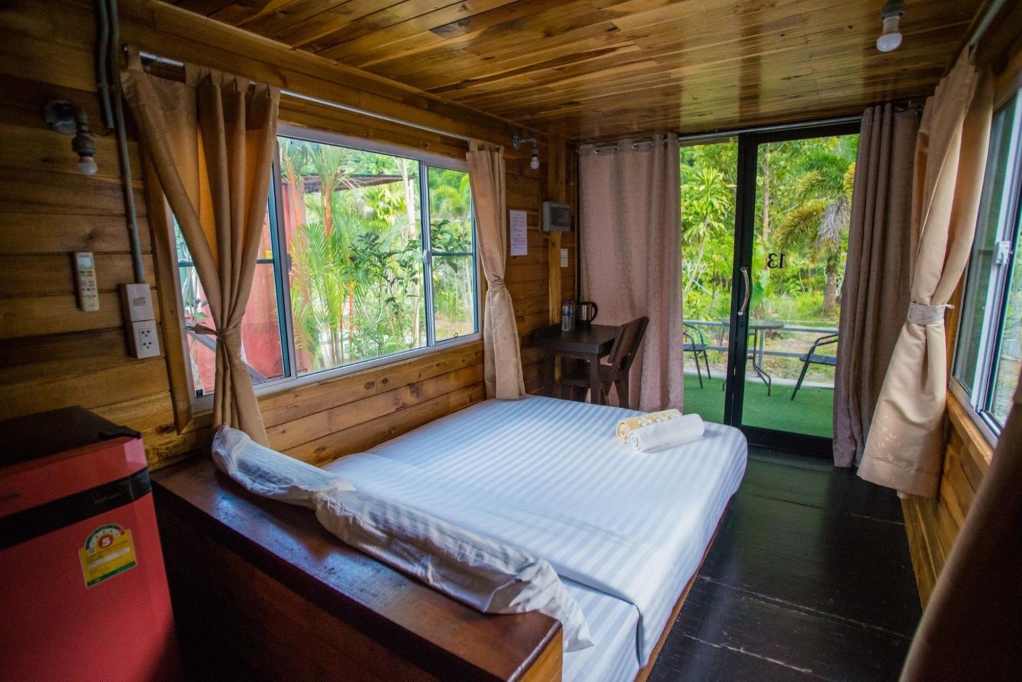 The Camper Lodge Khao Sok Ban Bang Bon Екстер'єр фото
