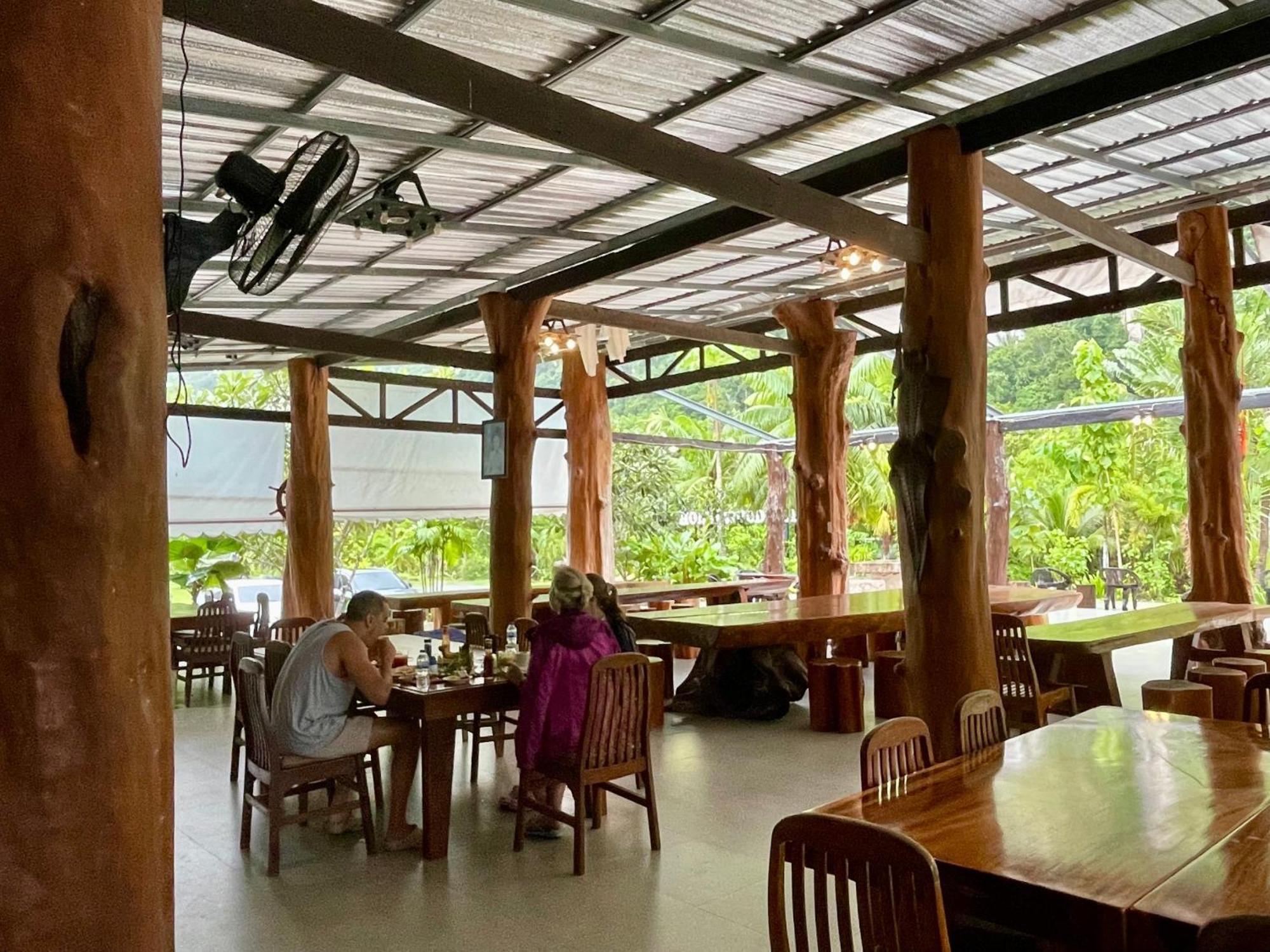 The Camper Lodge Khao Sok Ban Bang Bon Екстер'єр фото